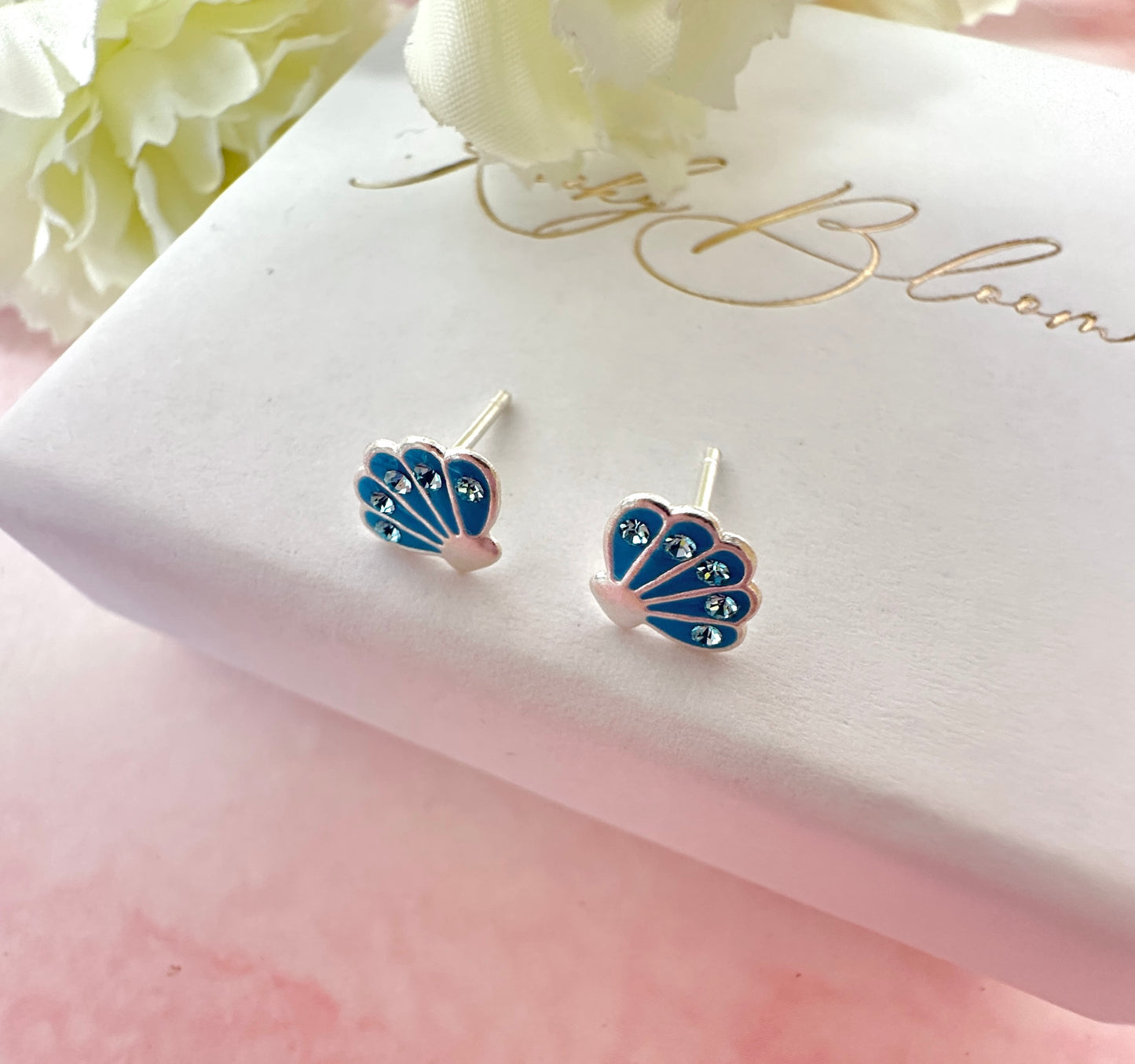925 sterling silver Blue seashell stud earrings.