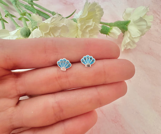 925 sterling silver Blue seashell stud earrings.