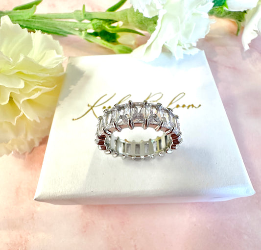 Silver Clear rectangle Stone band ring.