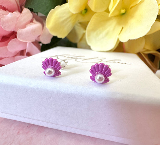 925 Sterling silver purple Pearl shell stud earrings.