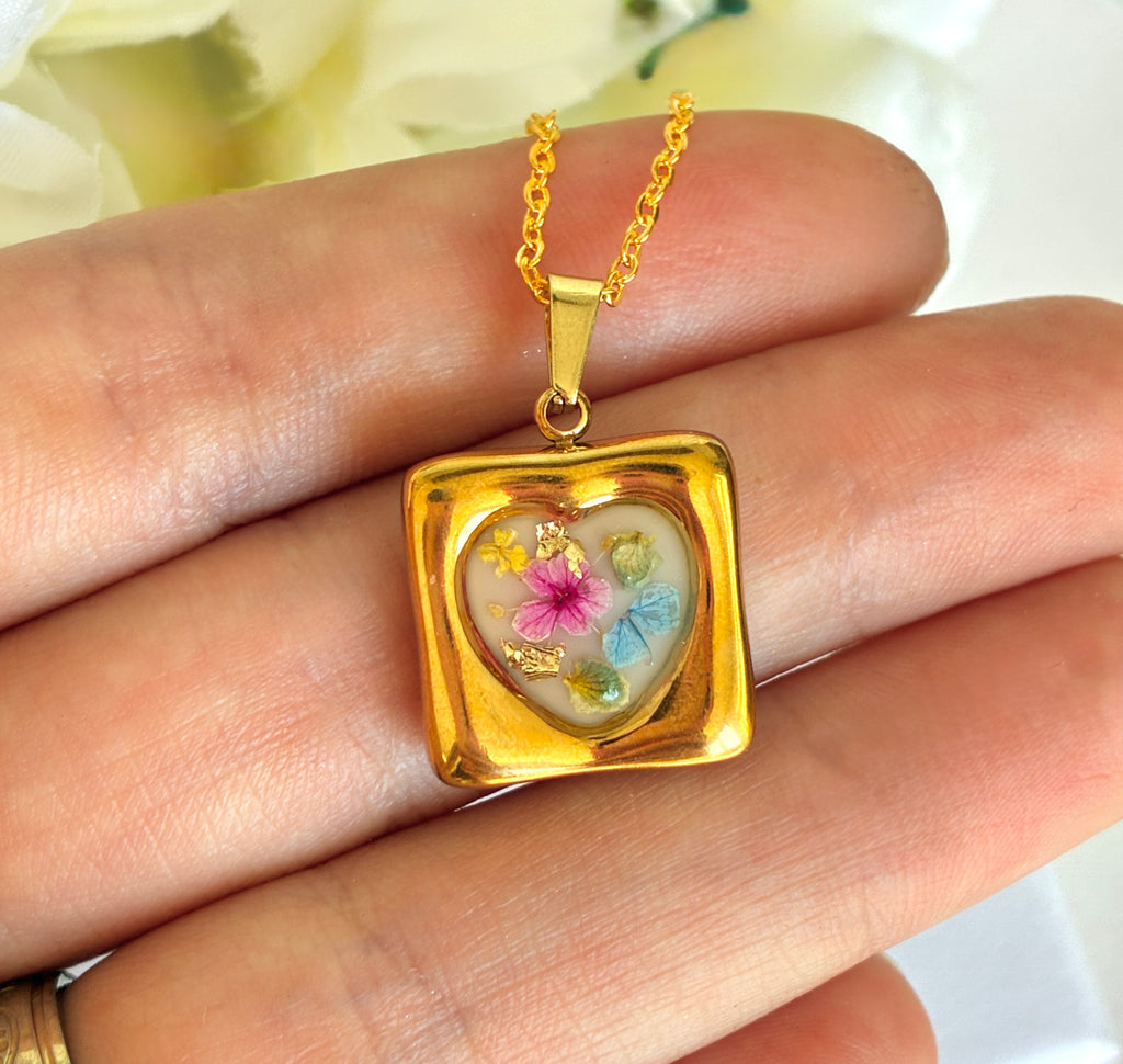 Gold Meadow mosaic heart bloom necklace.
