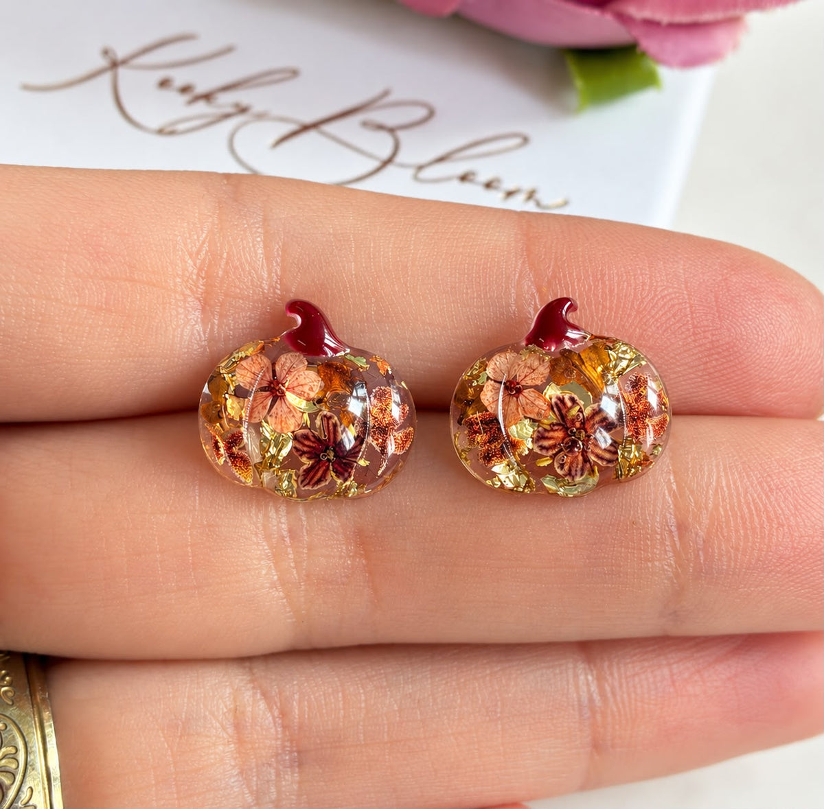 Small woodland Bloom Pumpkin stud earrings.