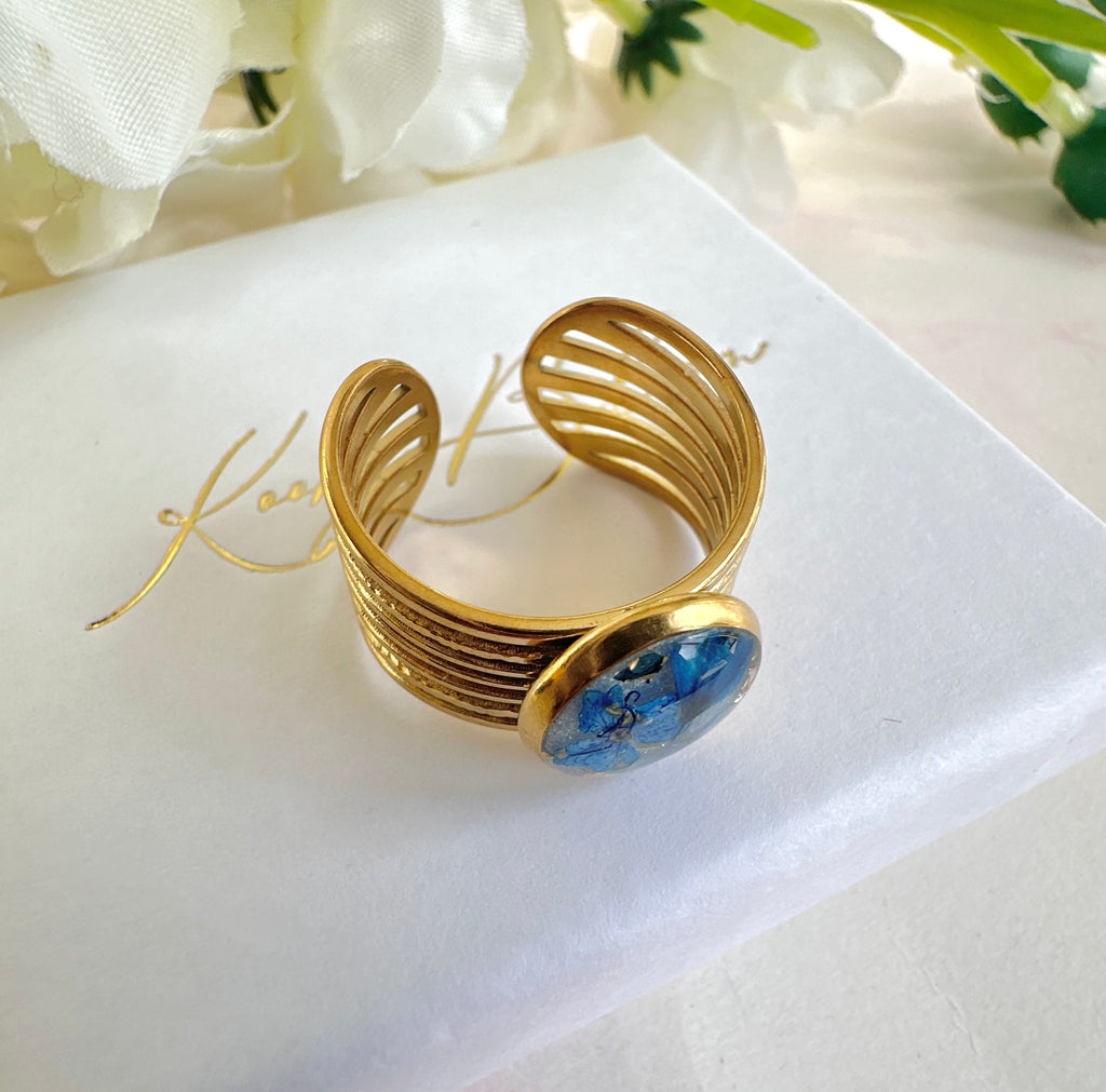 Gold Blue blossom Layered ribbed band Ring.