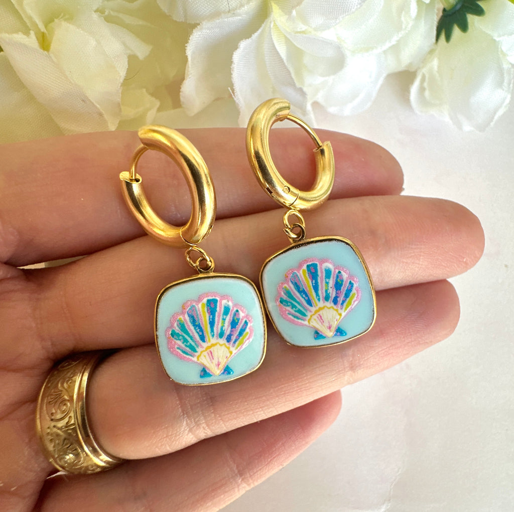 Gold pastel seashell Tile chunky huggie earrings.