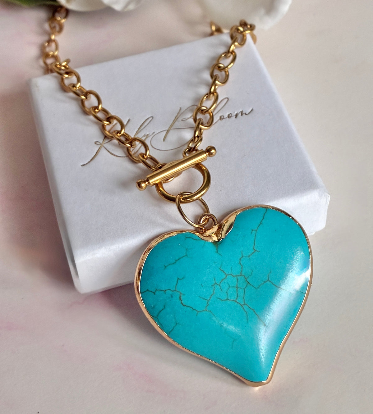 Gold Chunky Turquoise heart Toggle clasp necklace.