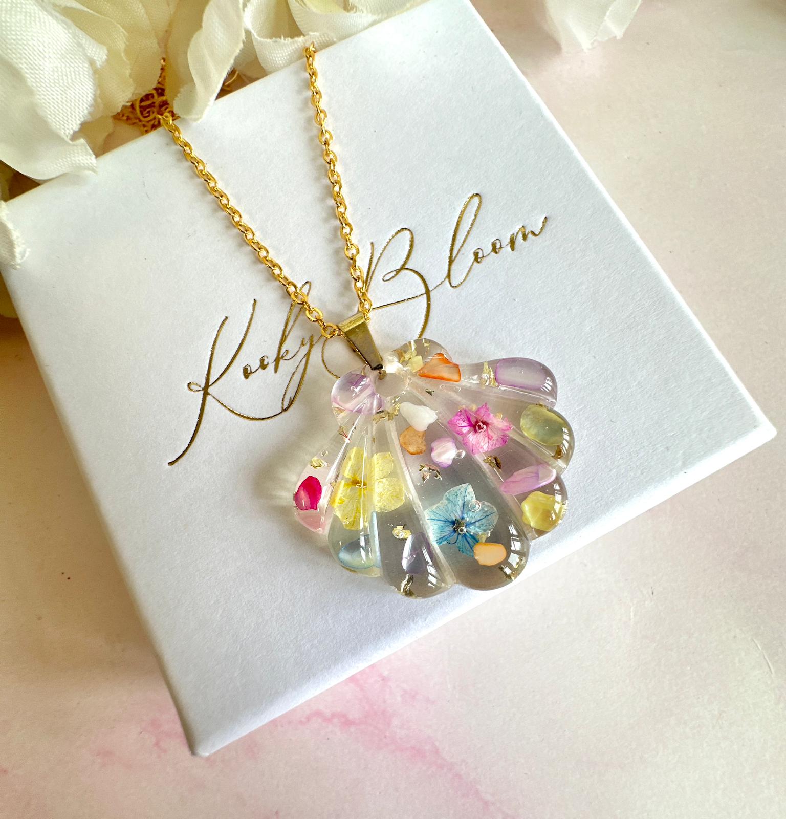 Gold Multicoloured Seashell Bloom Necklace