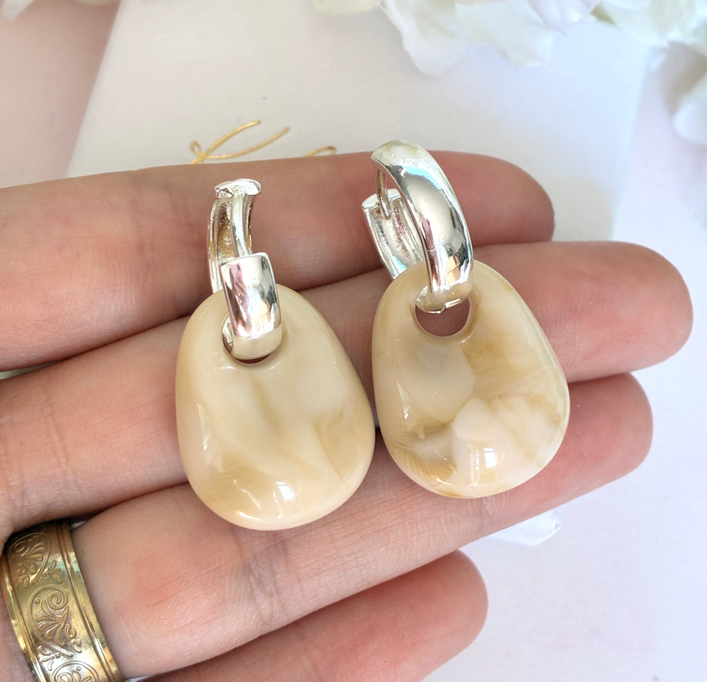Silver chunky stone earrings.