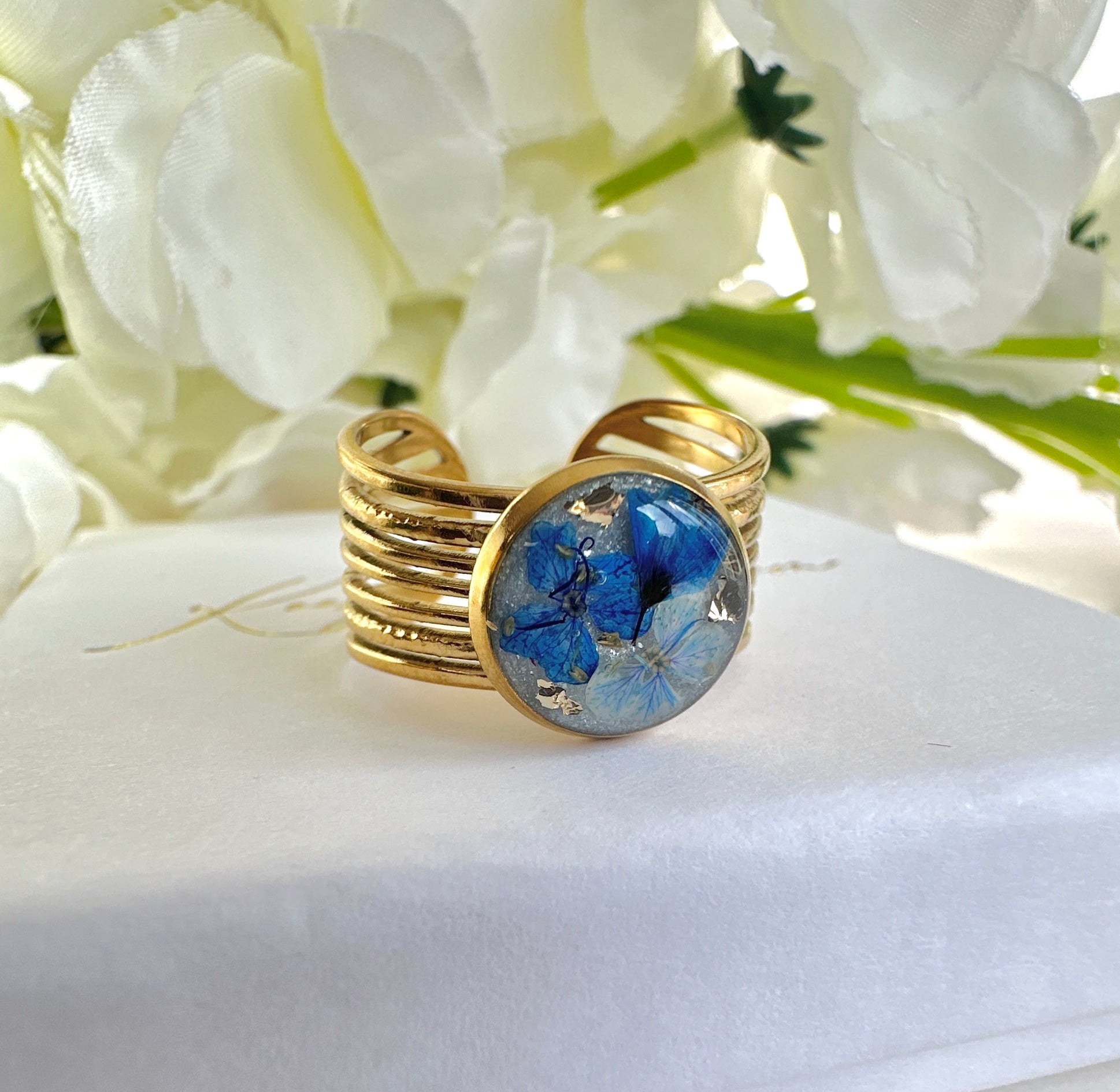 Gold Blue blossom Layered ribbed band Ring.