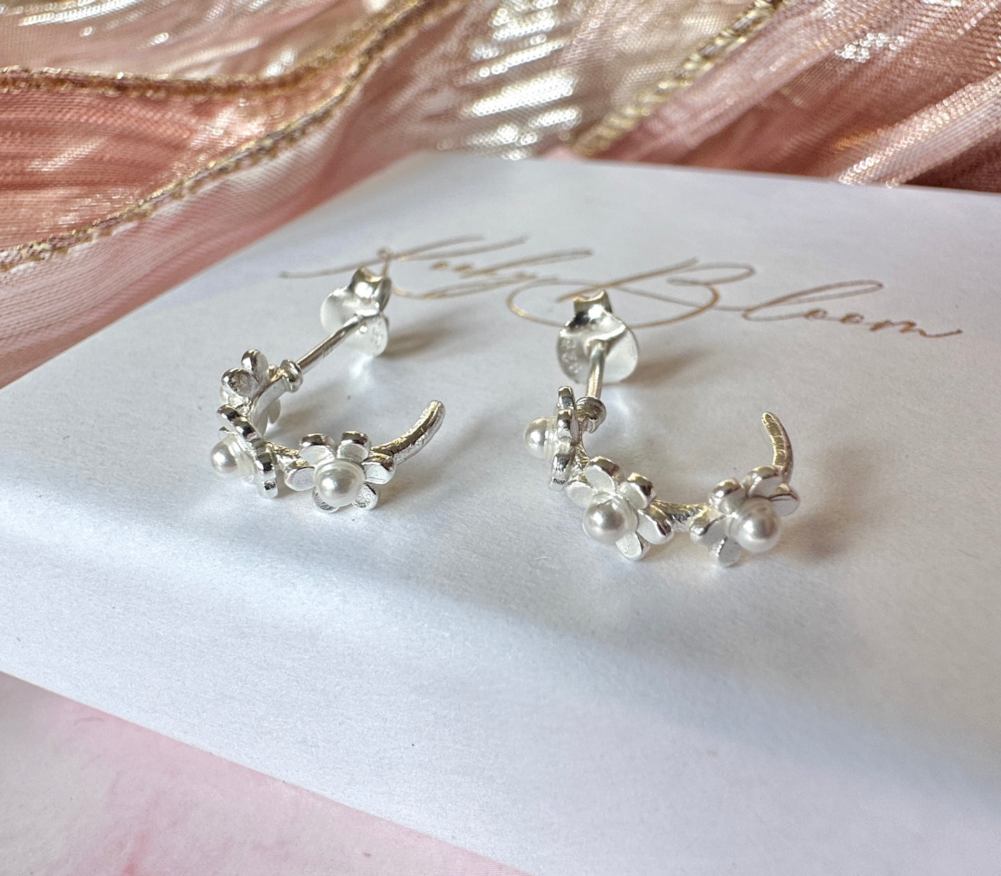 925 Sterling silver Pearl Flower half hoop stud earrings.