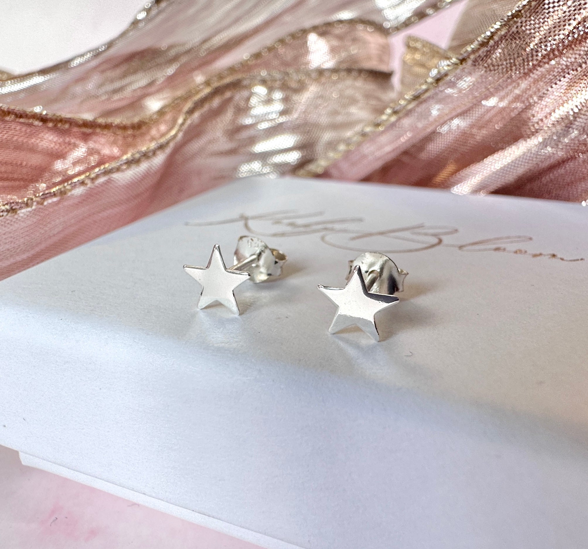 925 Sterling silver Star stud earrings.