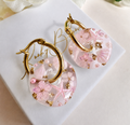 Pink Seaside bloom irregular donut earrings.