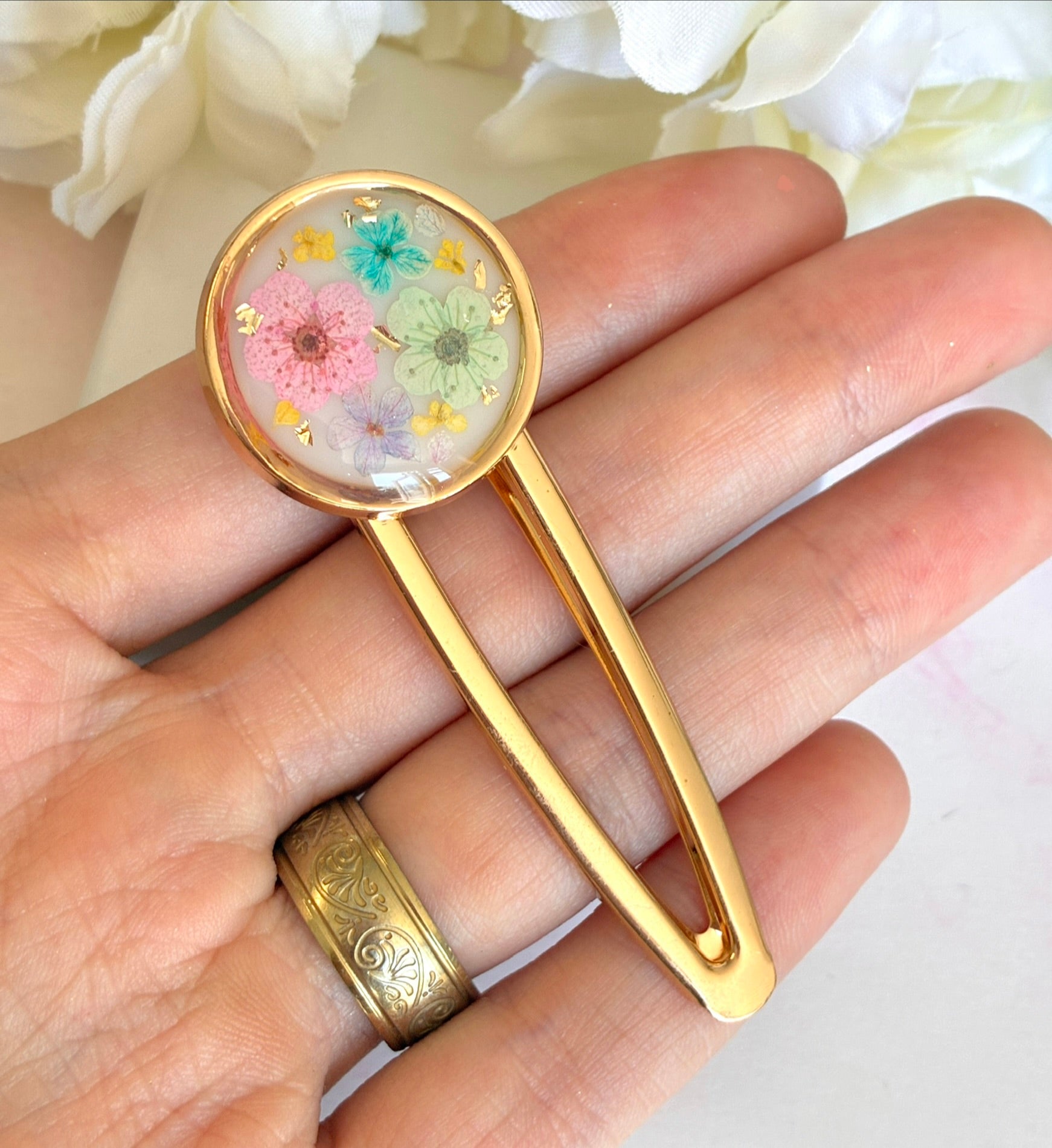 Large Pastel flower gold alligator hair clip.