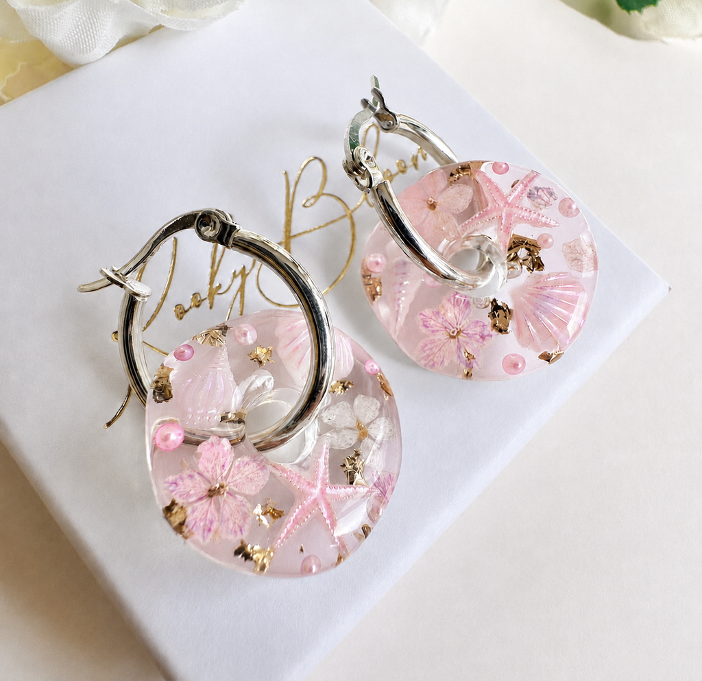 Pink Seaside bloom irregular donut earrings.