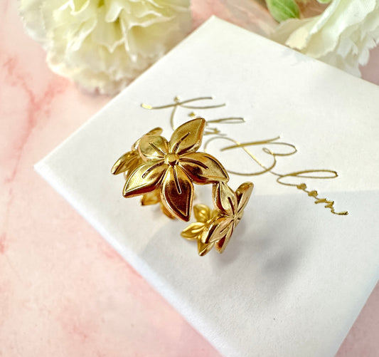 Gold Flower adjustable ring.