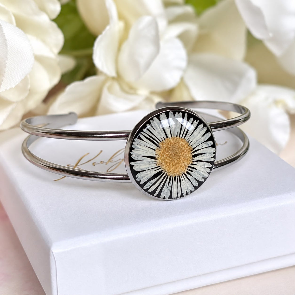 Silver Daisy flower Bangle bracelet.