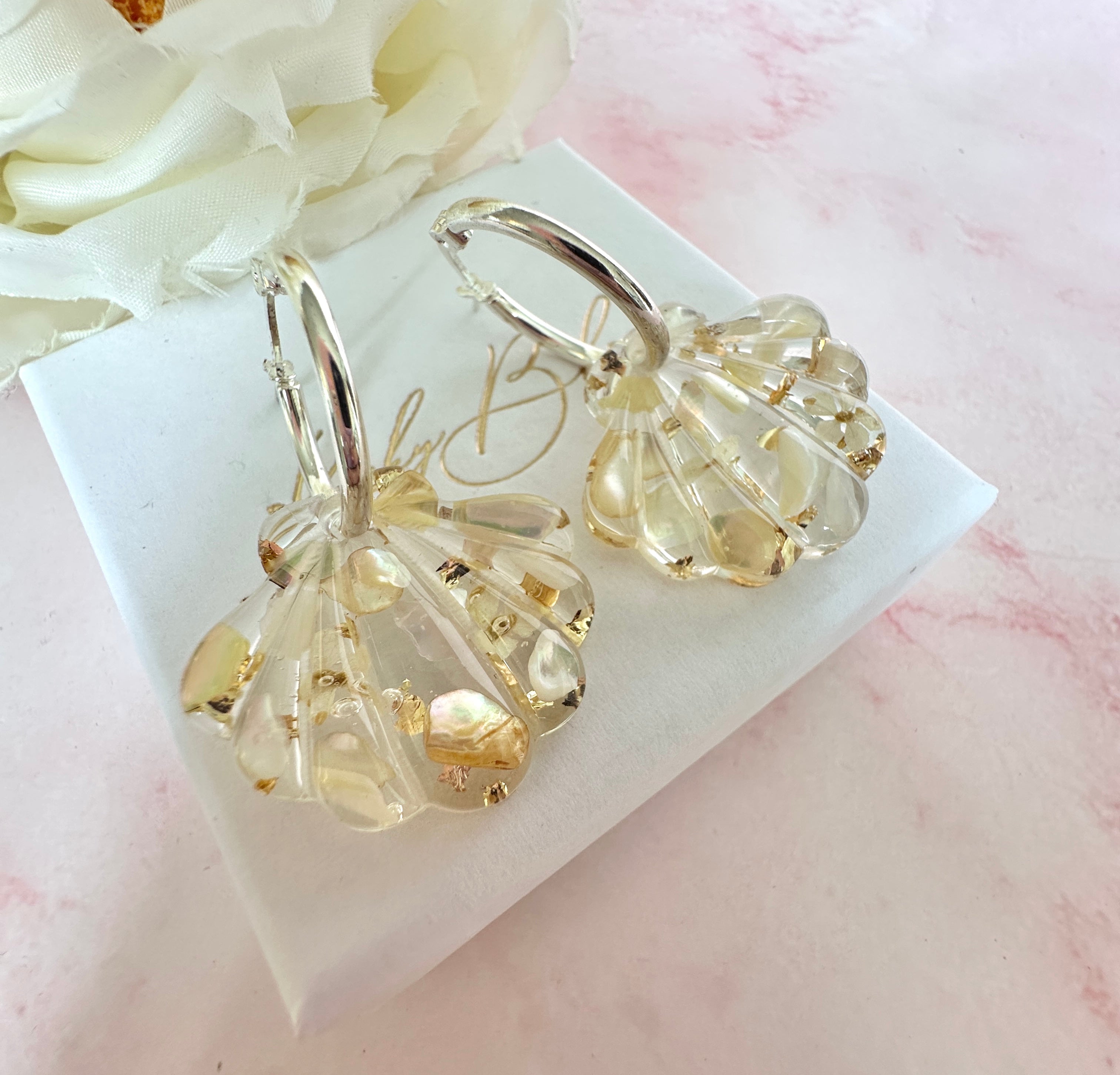 Champagne Seashell bloom hoop earrings.