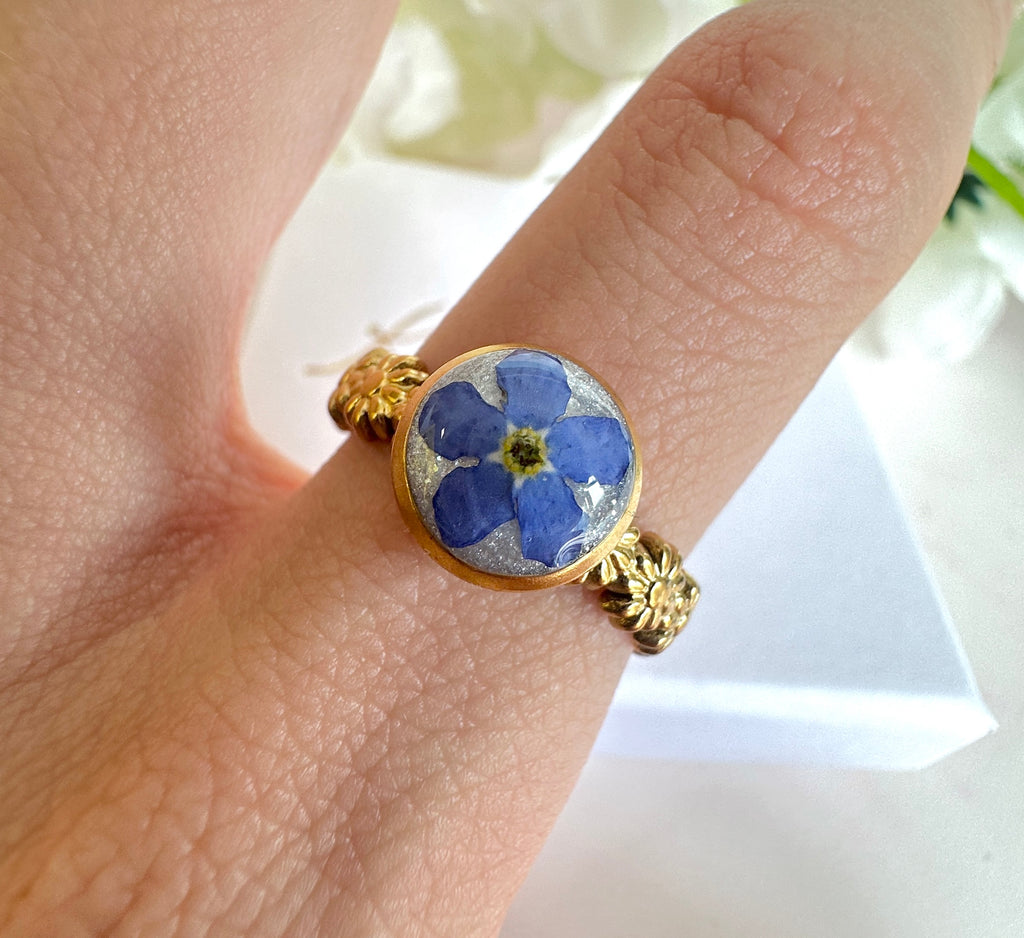 Gold forget me not flower adjustable band ring.