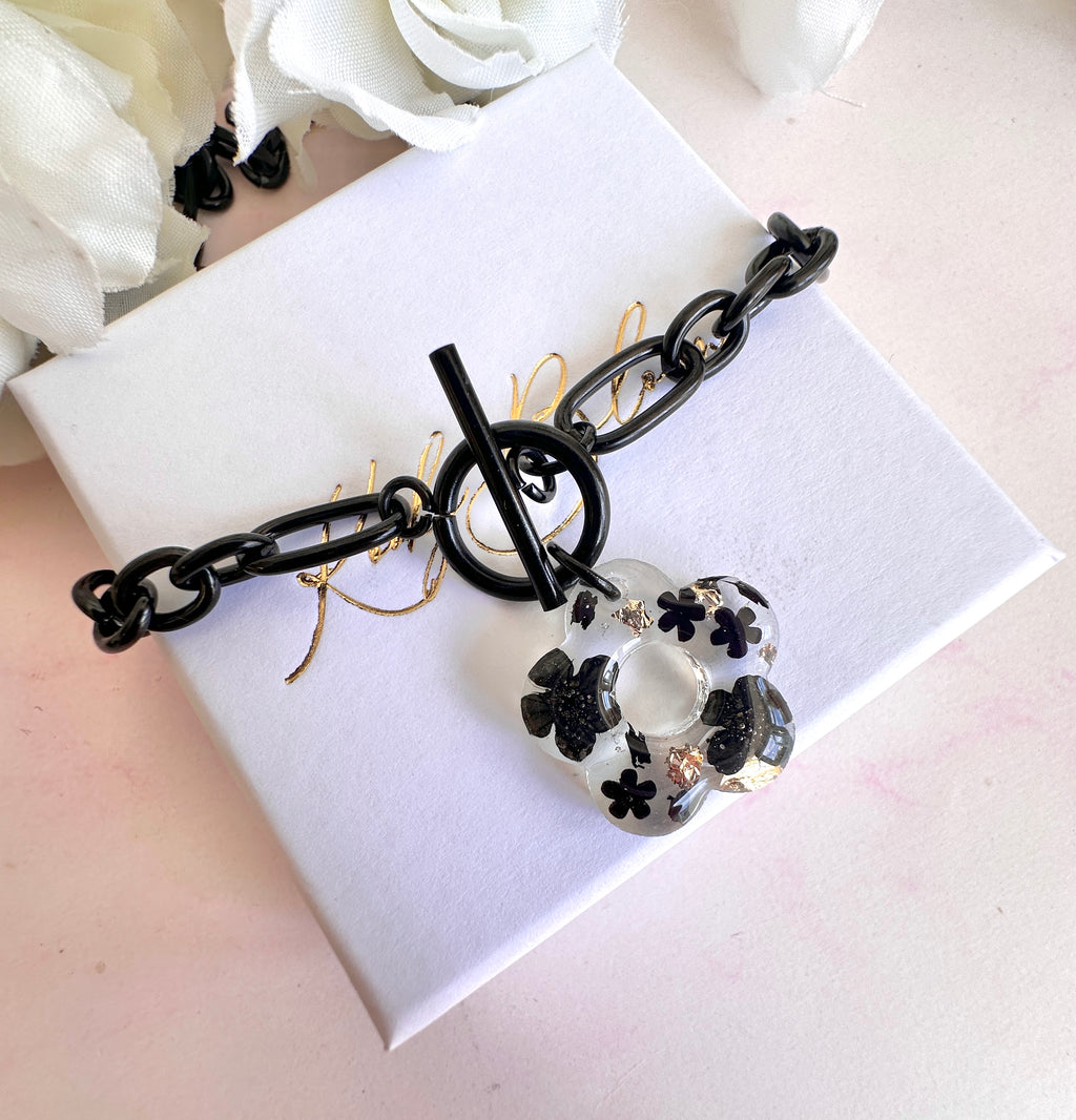 Black Bloom flower chunky toggle clasp necklace.