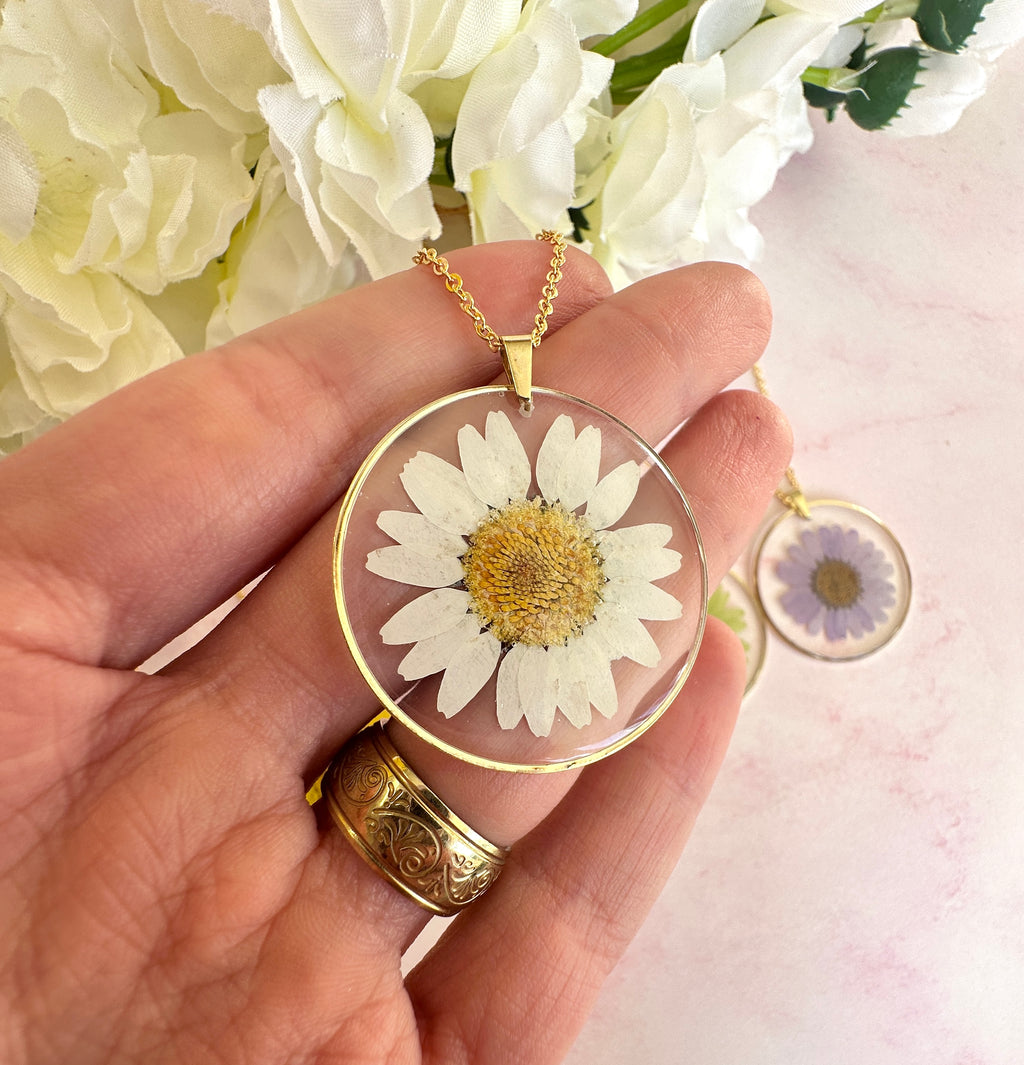 Gold “Pick me!” Colourful Daisy flower necklace.
