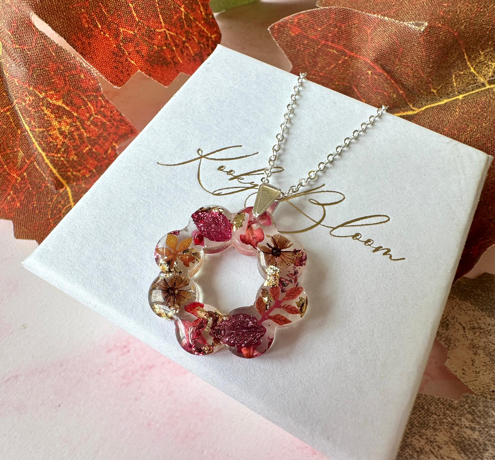 Silver Autumn Wreath bloom necklace.
