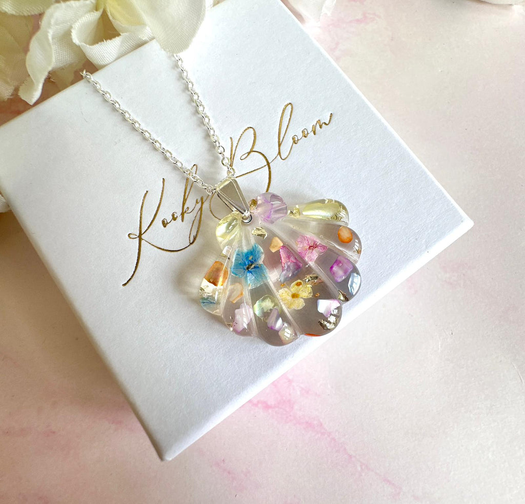 Silver Mulicoloured Seashell Bloom necklace.