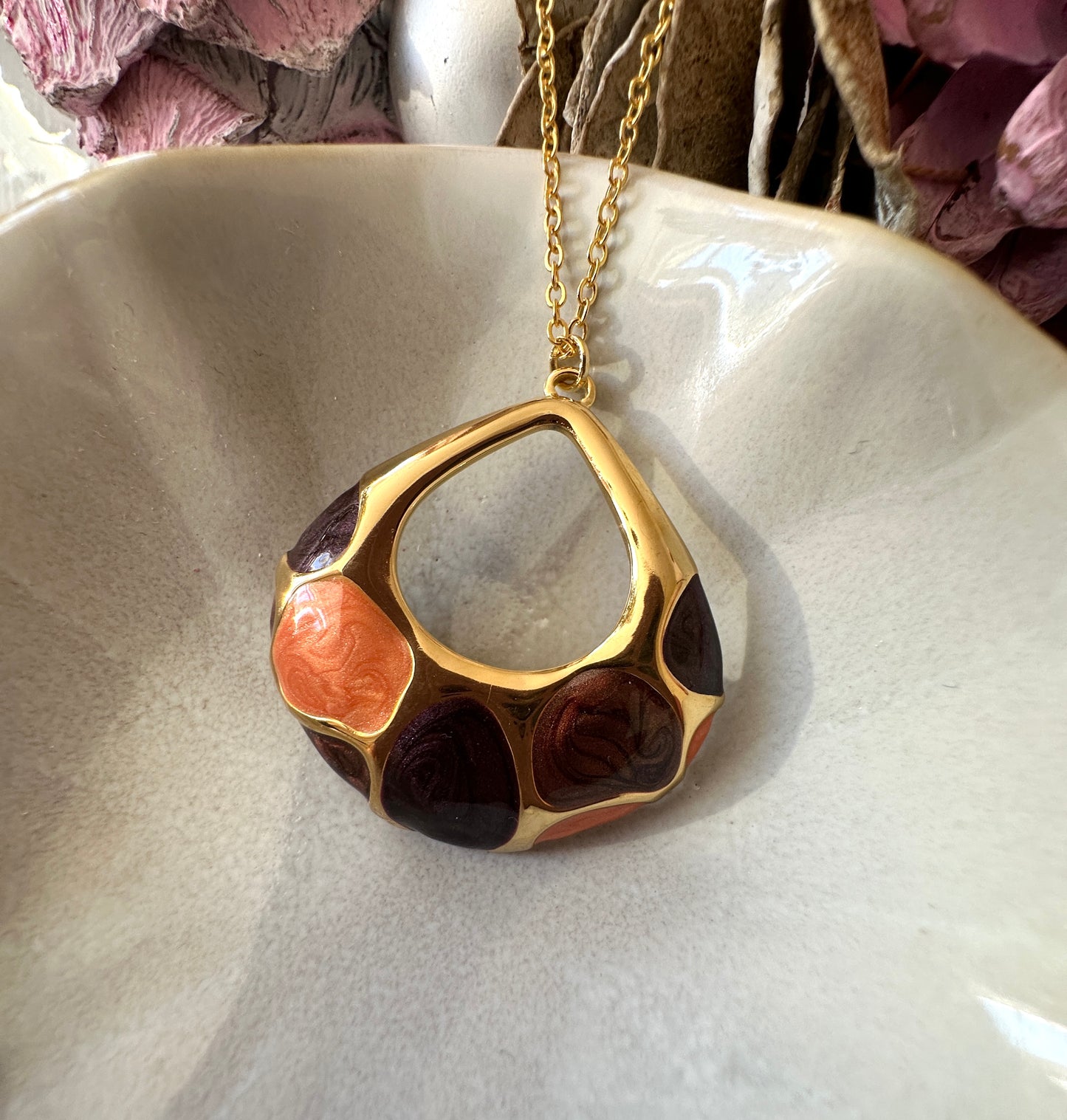Gold Tortoise shell Brown Orange necklace.