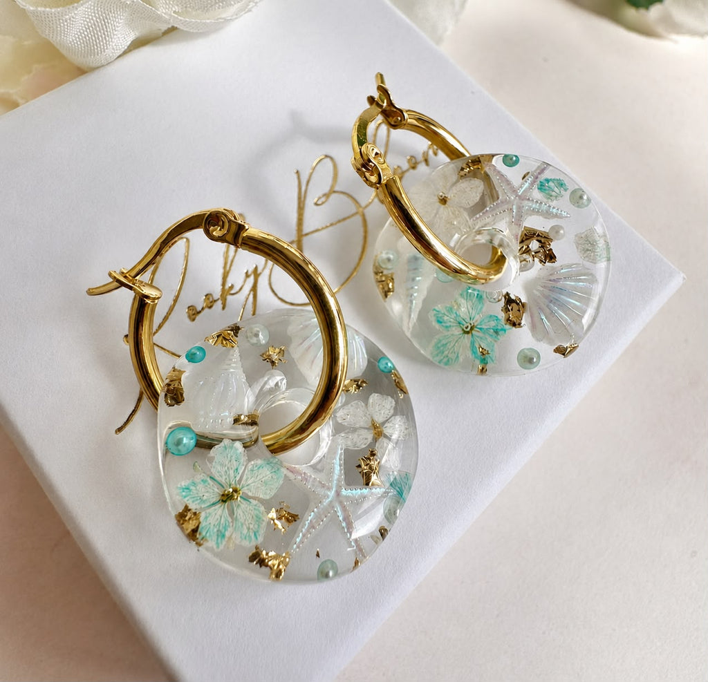 Seaside bloom irregular donut earrings.