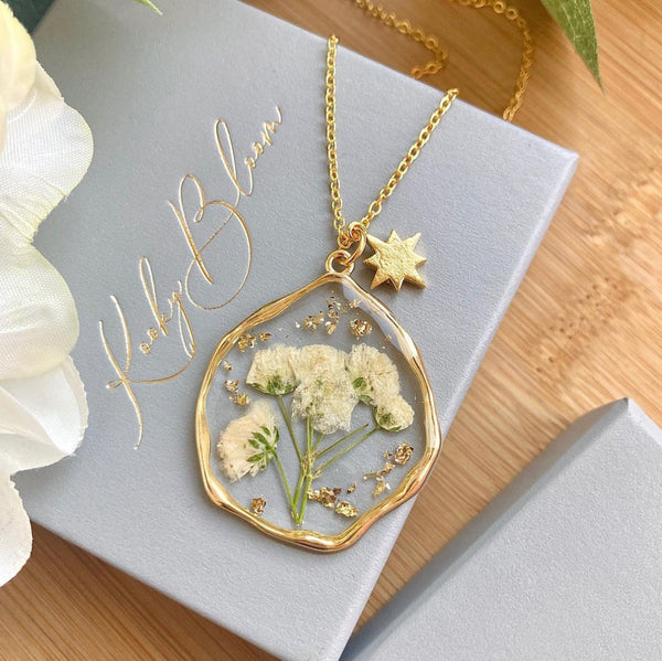 Magical Gypsophila Gold necklace