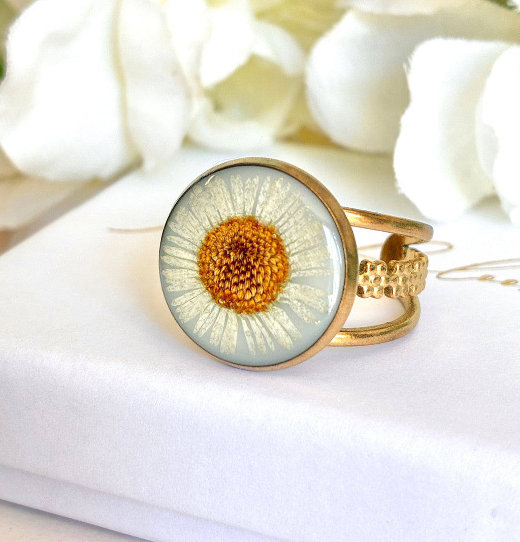 Gold Daisy Bloom cuff ring.