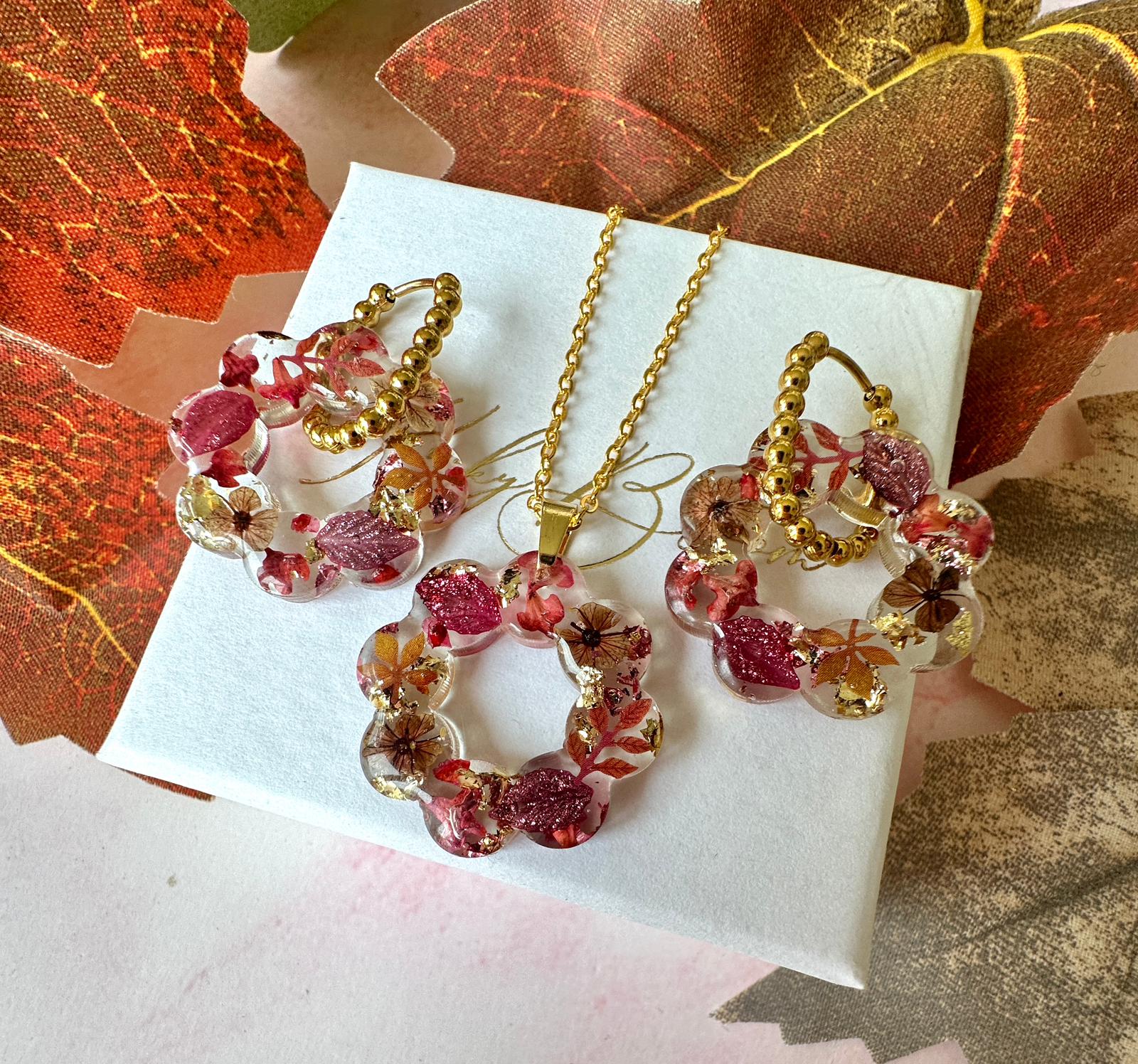 Gold autumn wreath bloom necklace