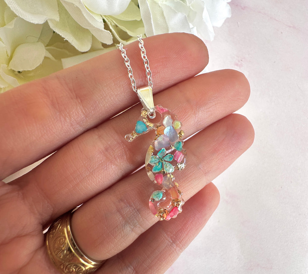 Silver real flower & seashell Seahorse necklace.